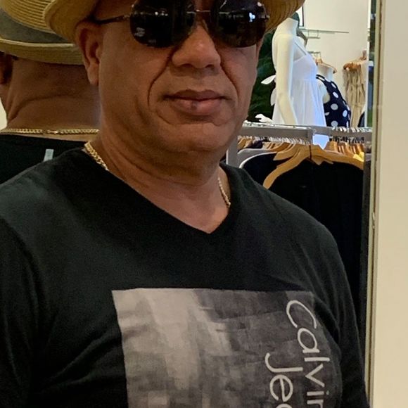 Meet your Posher, Juan - Picture 1 of 1